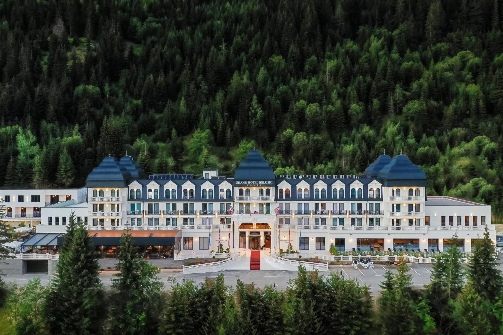 Grand Hotel Belushi Boge Exteriér fotografie
