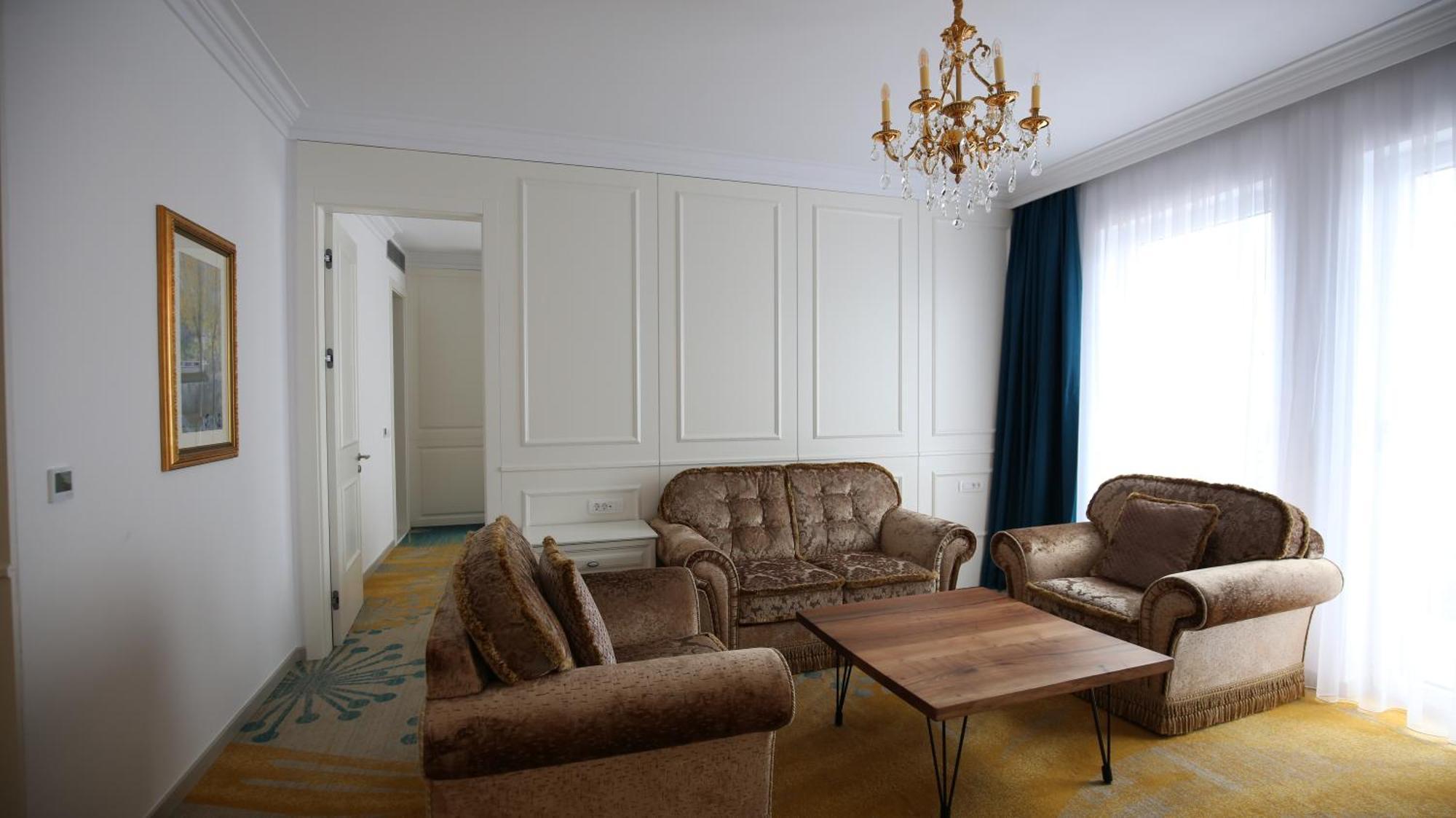 Grand Hotel Belushi Boge Exteriér fotografie