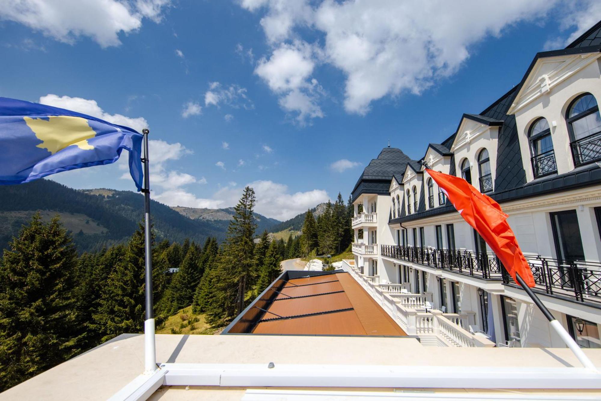 Grand Hotel Belushi Boge Exteriér fotografie